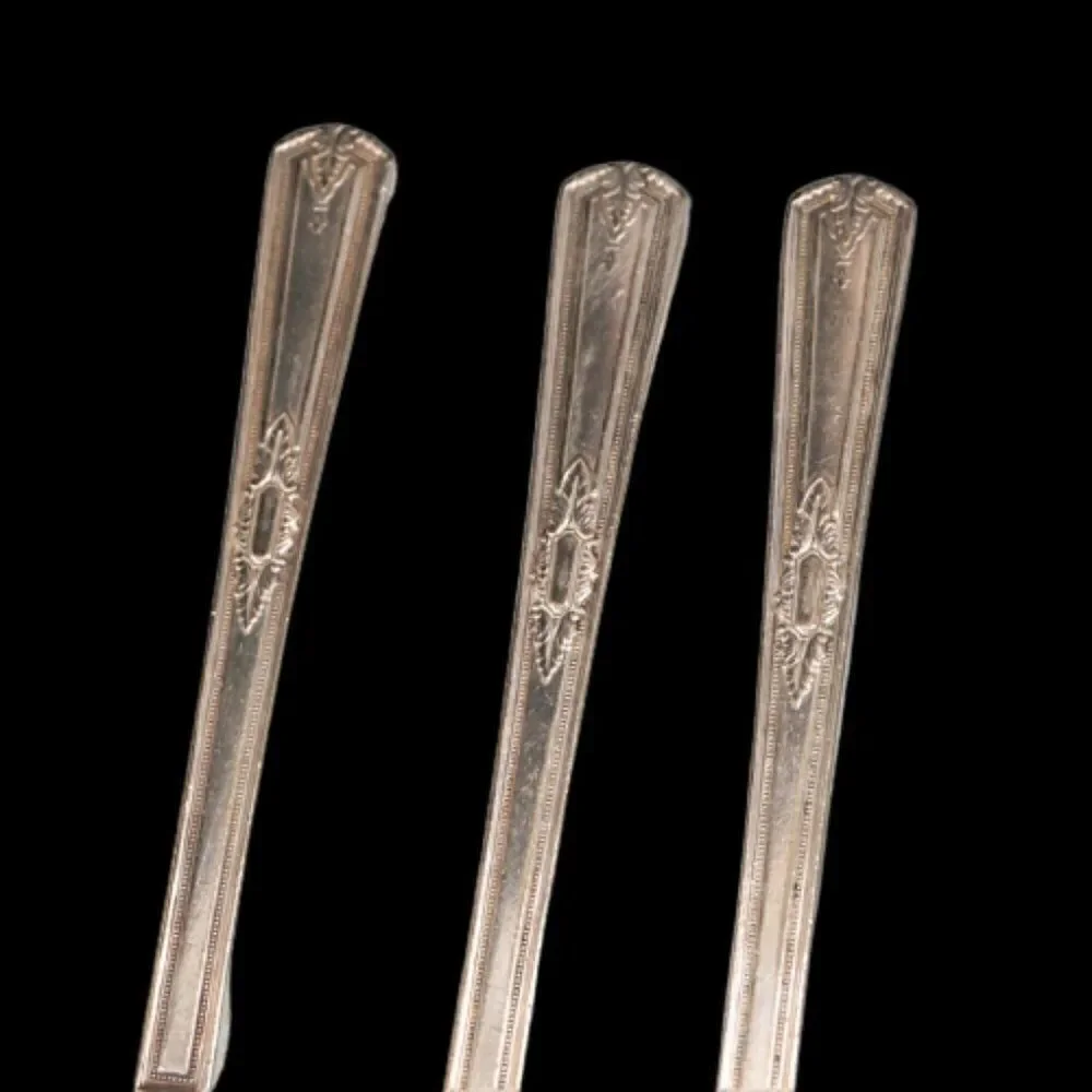 Roberts & Belk Sheffield England 3 Luncheon Knives 1926 Vintage Lyric I Pattern